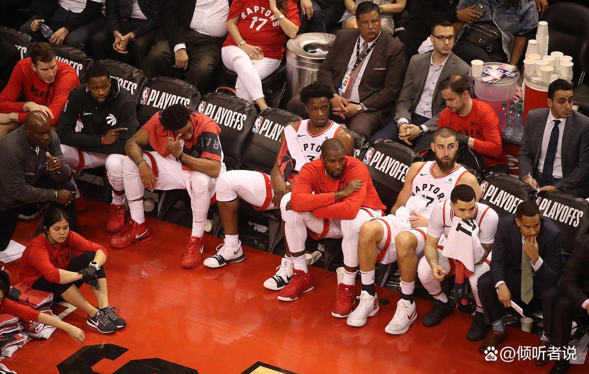 球迷期待篮球巨星看台加油助威,带来胜利祝福 球迷期待篮球巨星看台加油助威,带来胜利祝福