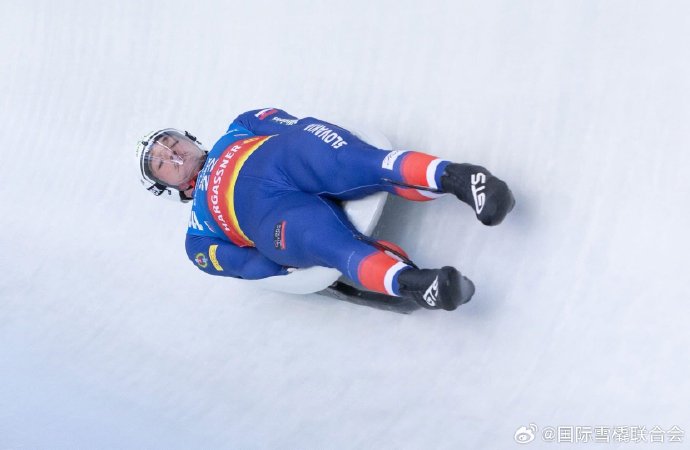 瑞士雪橇运动员表现出色摘得银牌 瑞士雪橇运动员表现出色摘得银牌