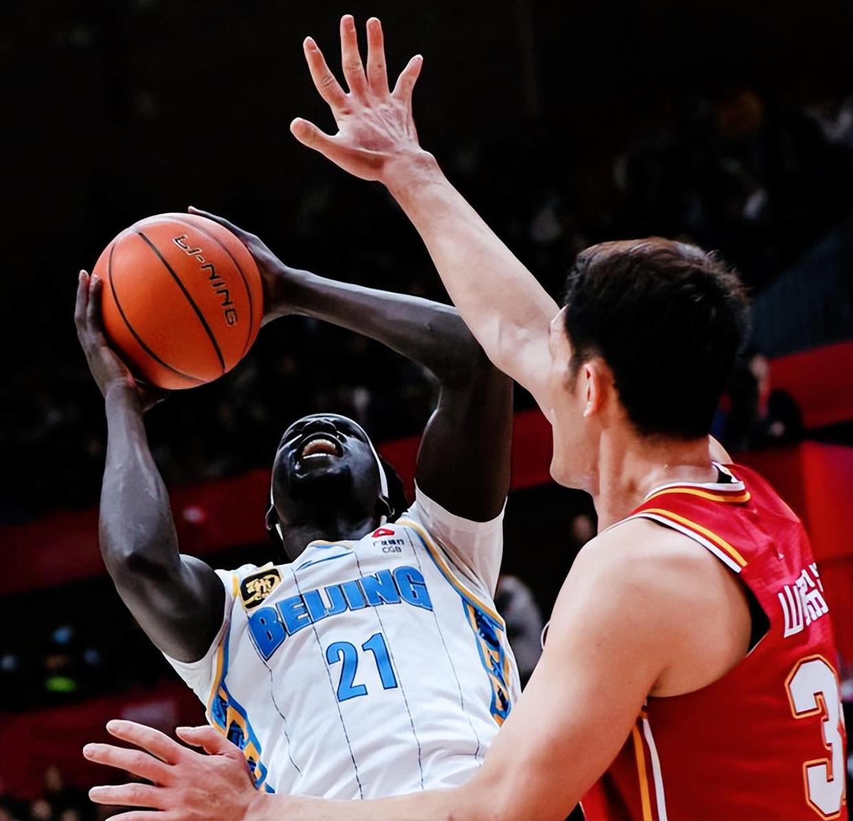 利记官方网站-比赛中硬仗连连，球员伤愈回归