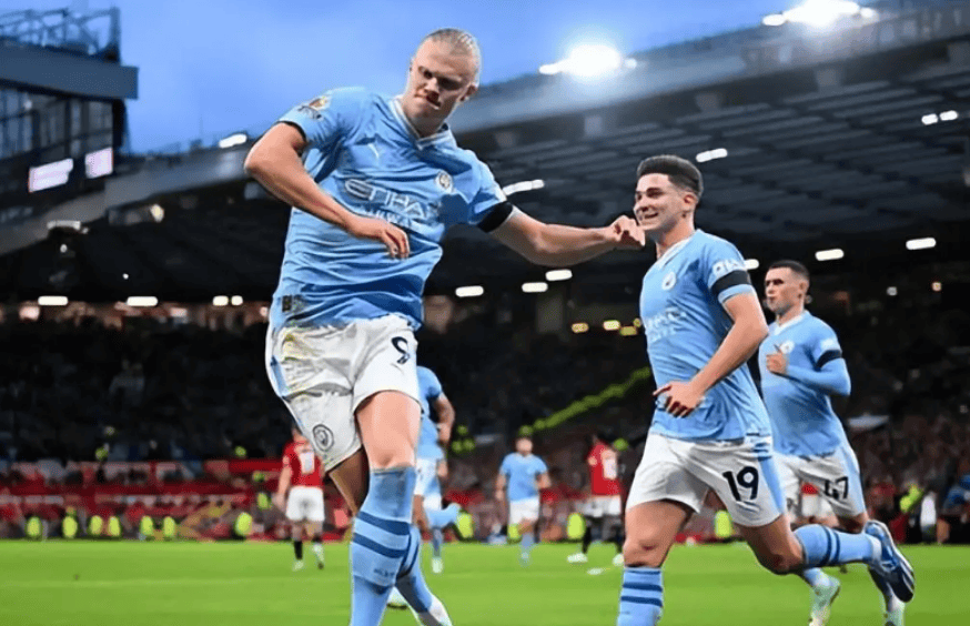 曼城胜阿斯顿维拉，雄霸英超