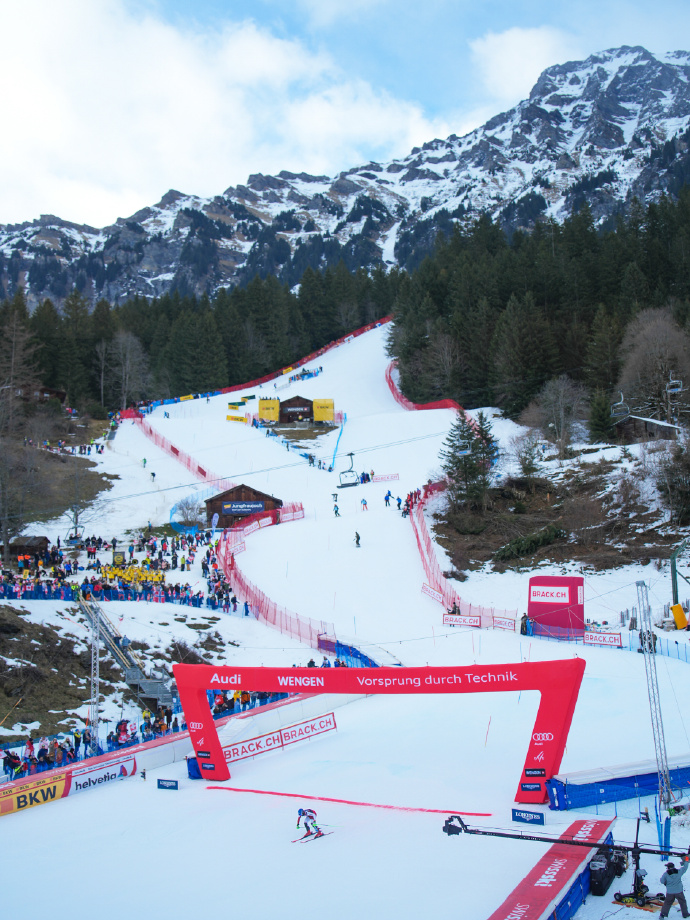 利记官方网站-瑞士选手在自由式滑雪赛上取胜